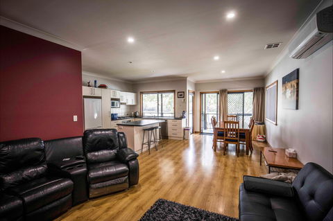 192 Page Drive Blanchetown -River Shack Rentals - Accommodation Perth 5