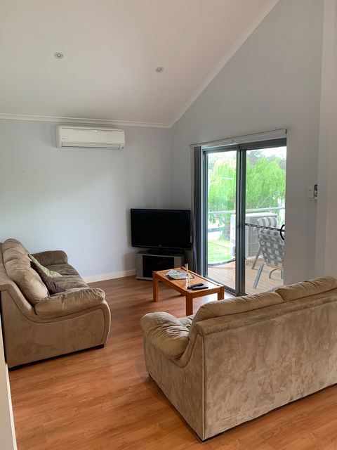 21 Old Murbko Road Morgan - River Shack Rentals - Accommodation Perth 1