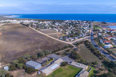 Arura Group Stays And Function Centre - Accommodation Perth 0