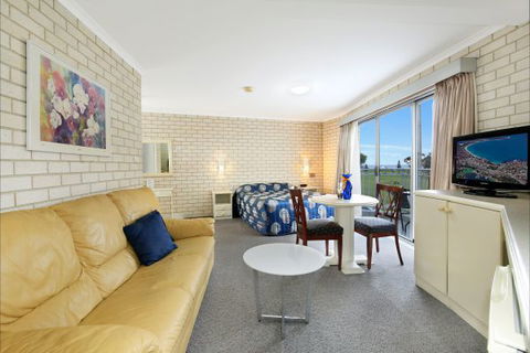 Beach Park Motel - Accommodation Perth 4