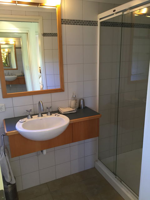 Dennis Cottage - Perth Resorts 4