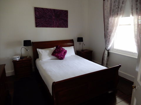 Dot's House - Accommodation Perth 4