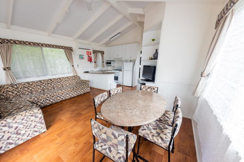 Eildon Riverside Holiday Park - Accommodation Perth 0