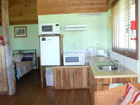 Gaddleen Grove Cottages - Accommodation Perth 2