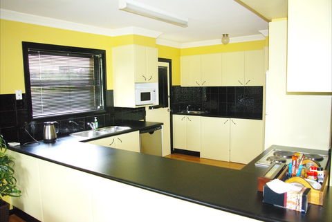 Glenmoore - Accommodation Perth 2