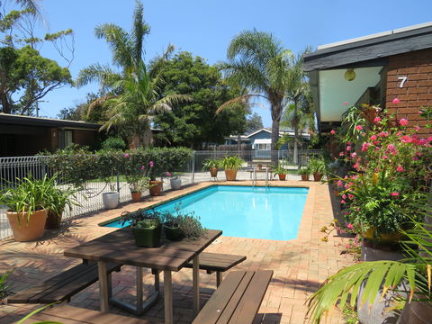 Lakes Waterfront Motel - Accommodation Perth 0