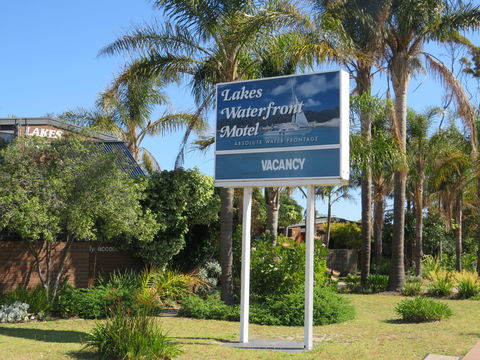 Lakes Waterfront Motel - Accommodation Perth 1