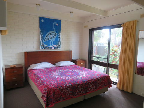 Lakes Waterfront Motel - Accommodation Perth 3