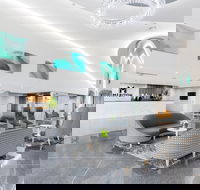 Meriton Suites Southport - Accommodation Perth