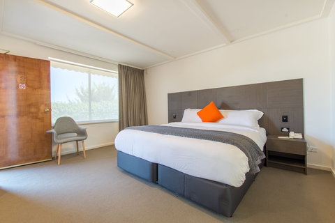 Mick O'Shea's - Perth Resorts 1