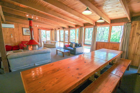 Sambar Lodge - Accommodation Perth 2