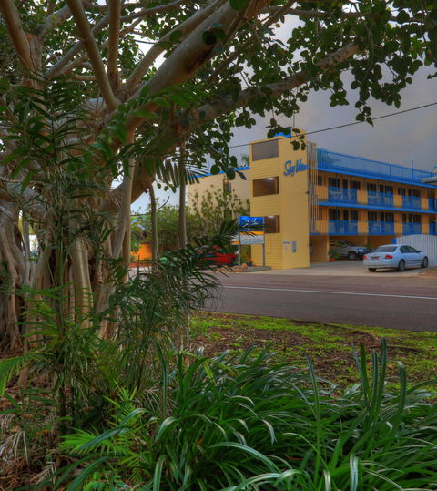 Sky View Units - Perth Resorts 6