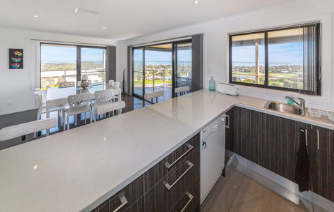 Stunning On Stacey - Accommodation Perth 3