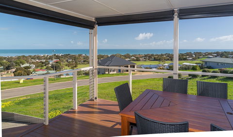 Stunning On Stacey - Accommodation Perth 8