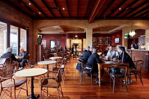 The Settlement Hotel - Accommodation Perth 2