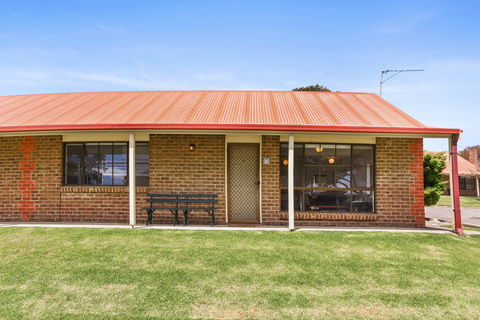 Unit 3, 5-/ Surf Avenue, Carrickalinga - Accommodation Perth 6