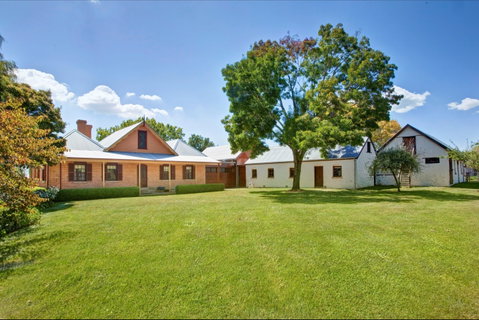 Vine Lodge Heritage Getaway - Accommodation Perth 1