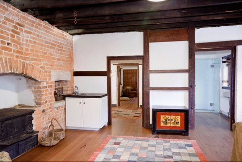 Vine Lodge Heritage Getaway - Accommodation Perth 7