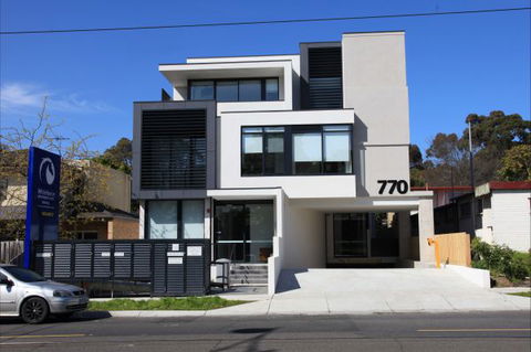 Whitehorse Apartments Hotel - Accommodation Perth 0