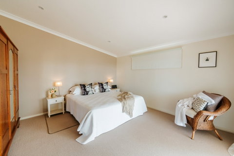 Yellow Dog Cottage - Accommodation Perth 3