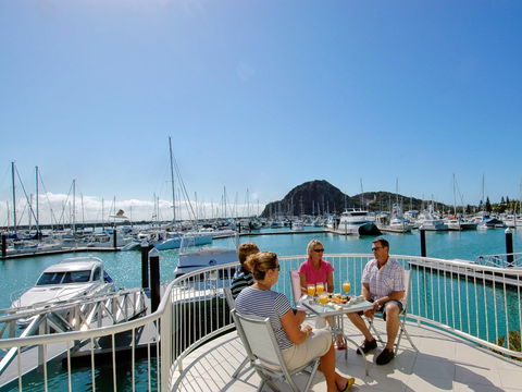 Absolute Waterfront Villa - Accommodation Perth 2