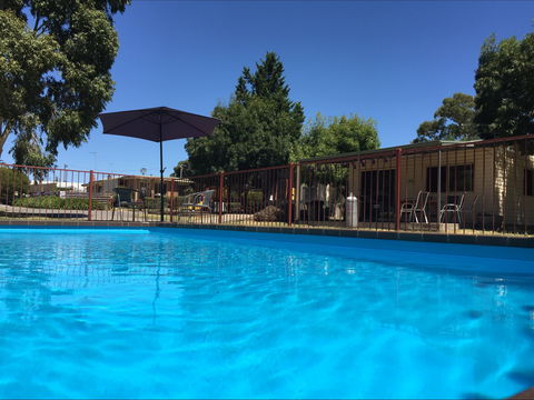 Acacia Caravan Park And Holiday Units - Accommodation Perth 2