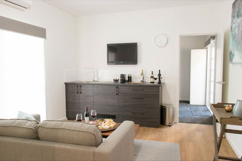 A Coonawarra Experience - Accommodation Perth 3
