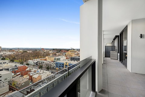 Arise The Eminence - Accommodation Perth 3