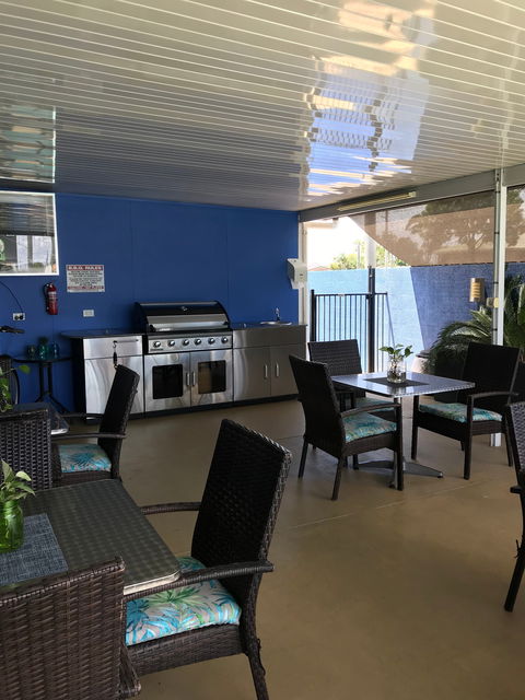 Charm City Motel - Accommodation Perth 2