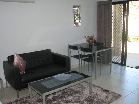 Charm City Motel - Accommodation Perth 9