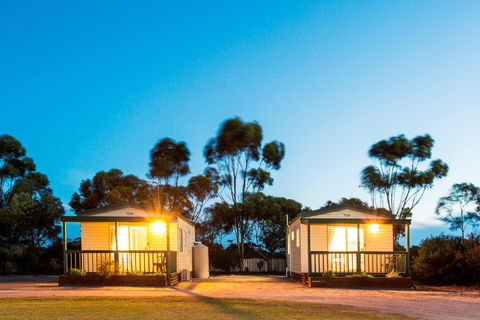 Cummins Caravan & Cabin Park - Accommodation Perth 0