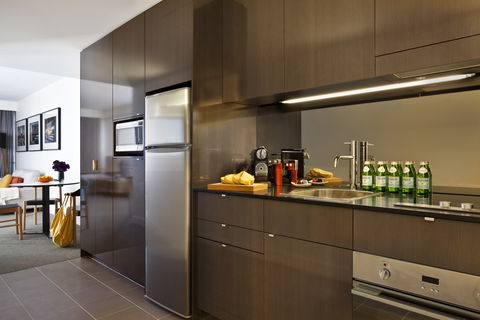 East Hotel + Apartments - Accommodation Perth 1