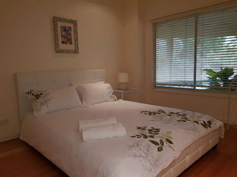 Ellie's Hide-Away At Malua Bay - Perth Resorts 5