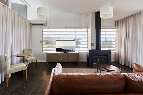 Hotel Sorrento - Accommodation Perth 1