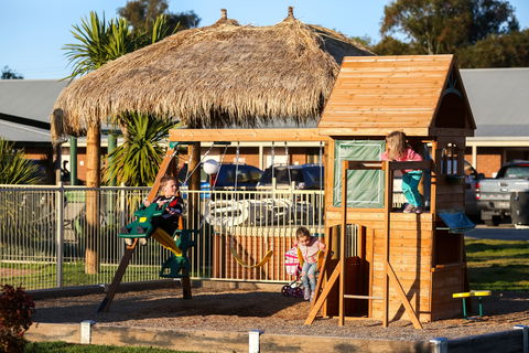 Howlong Country Golf Club Motel - Accommodation Perth 2