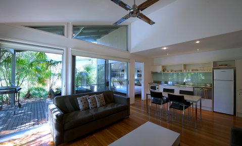 Mobys Beachside Retreat - Accommodation Perth 2