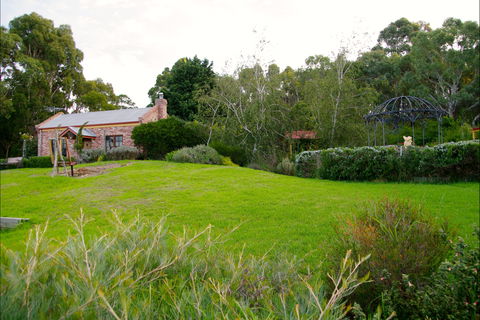 Pear Tree Hollow - Accommodation Perth 0