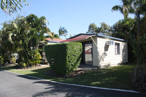 Sarina Palms Caravan Village - Accommodation Perth 1