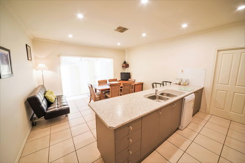 Shamore Apartments - Eleventh Street Mildura - Accommodation Perth 8