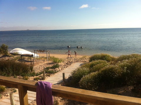 Sittin On The Beach - Accommodation Perth 8