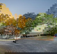 Swamp House and Bunkhouse - Perth Resorts