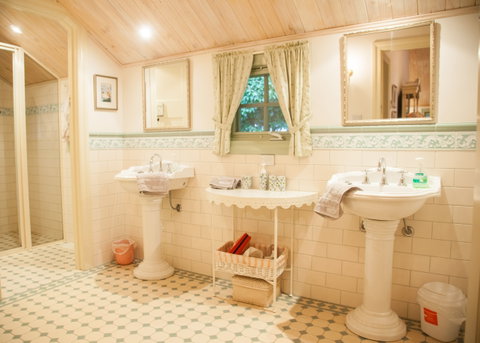 The Studio & The Barn - Accommodation Perth 7