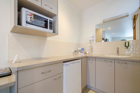 Werribee Motel & Apartments - Accommodation Perth 2