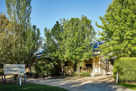 Alpine Valley Cottages - Perth Resorts 1