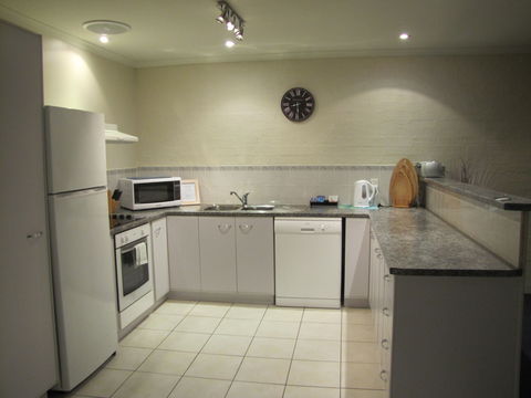 Apollo Luxury Apartments - Accommodation Perth 1