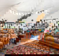 Aquila Retreat Eco Mansion - Accommodation Perth