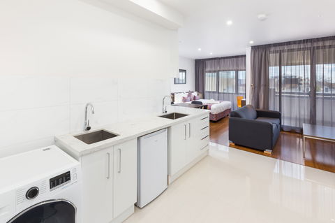 City Edge Dandenong Apartment Hotel - Accommodation Perth 2