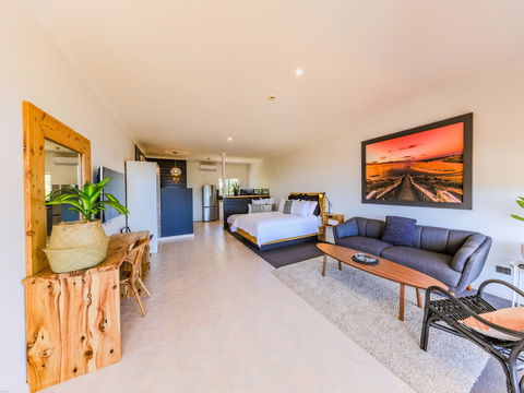 COAST Motel & Apartments - Perth Resorts 1