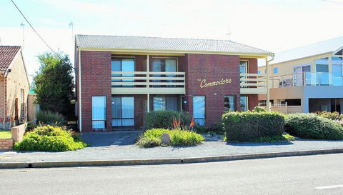 Commodore 2 - Accommodation Perth 0