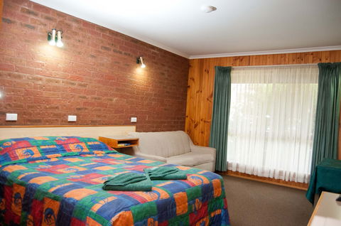 Country Roads Motor Inn Narrandera - Accommodation Perth 0